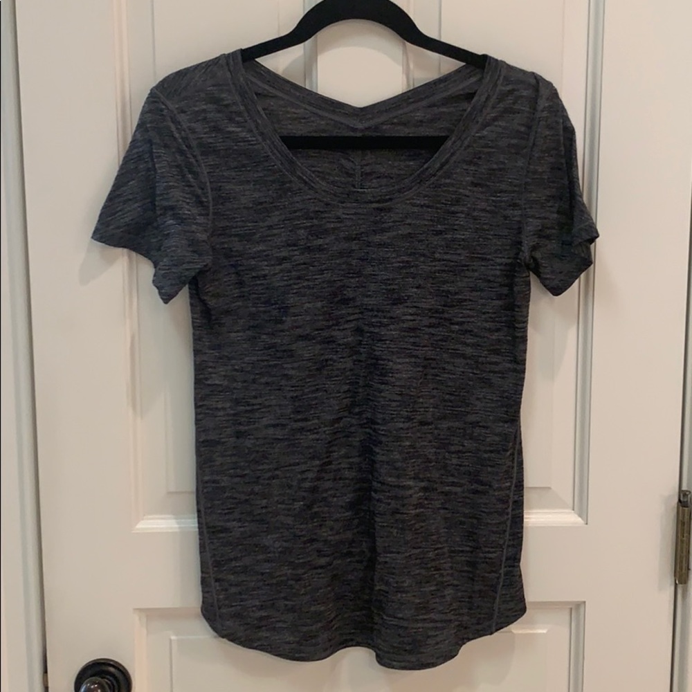 Lululemon t-shirt